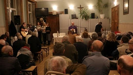 Biskup modlił się z mężczyznami w kryzysie bezdomności