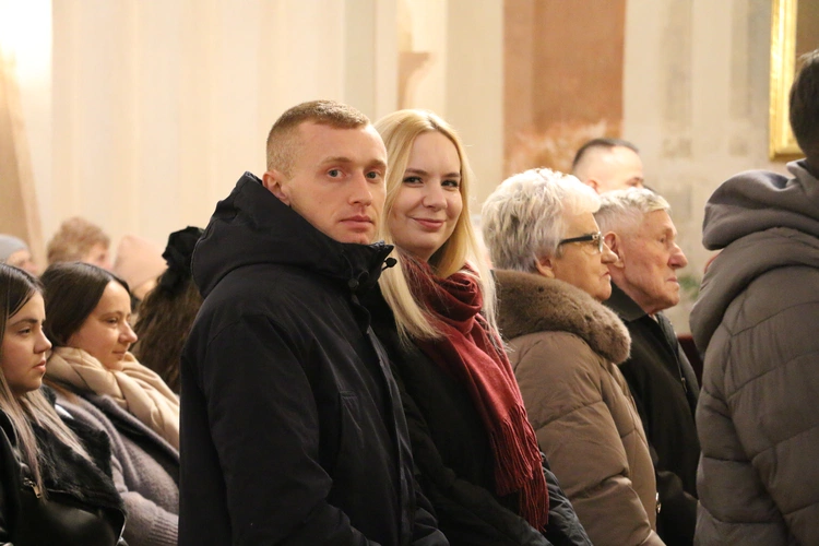 Strzegocin. Nowe witraże