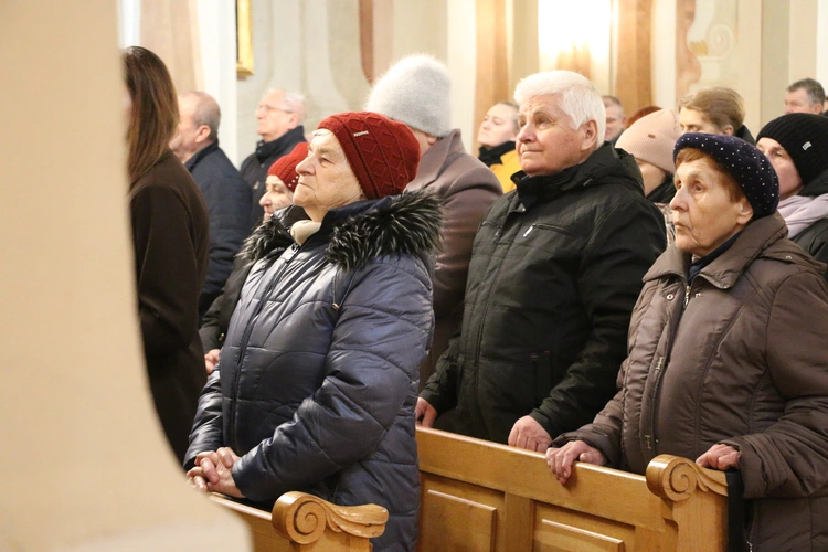 Strzegocin. Nowe witraże