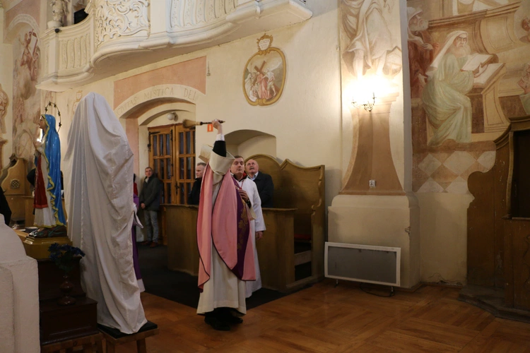 Strzegocin. Nowe witraże