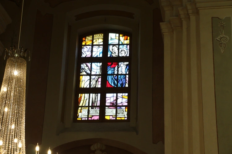 Strzegocin. Nowe witraże