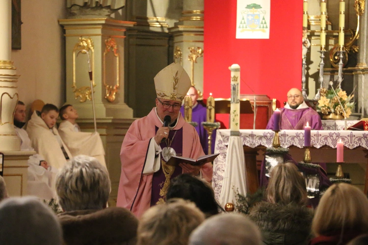 Strzegocin. Nowe witraże