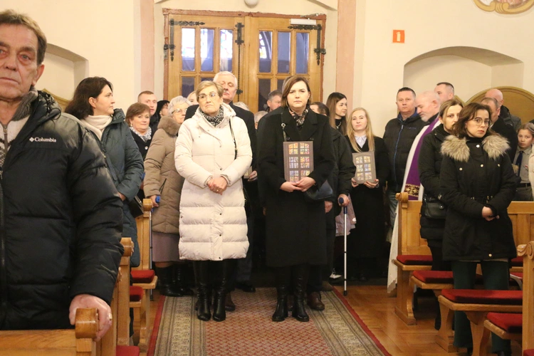 Strzegocin. Nowe witraże