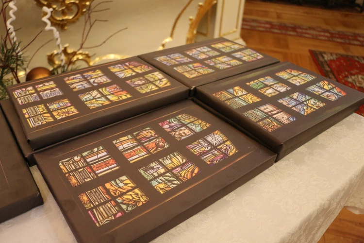 Strzegocin. Nowe witraże