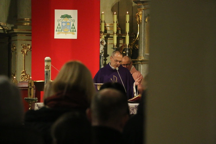 Strzegocin. Nowe witraże