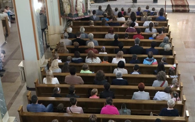 Kościół w Polsce. Co mówią liczby?