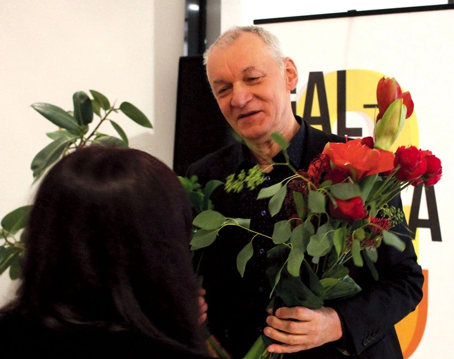  Gratulacje  dla opolskiego plastyka.