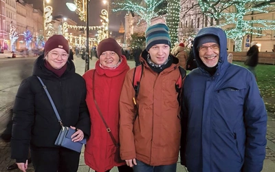  Rodzina w komplecie: spacer po Starówce na początku grudnia.