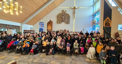 Abp Andrzej spotkał się z podopiecznymi rybnickiej Szkoły Życia