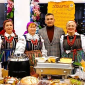 Opoczyńskie tradycje na Jarmarku Bożonarodzeniowym w Karolinie