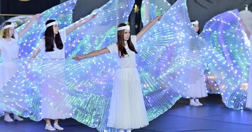 Jasełka w hali sportowej w Ziębicach