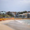 Setki ratowników złożyły hołd ofiarom zamachu na plaży Bondi w Sydney