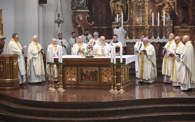 Pierwsza Msza św. w ponownie otwartej katedrze opolskiej