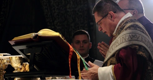 Ingres kard. Grzegorza Rysia do katedry na Wawelu