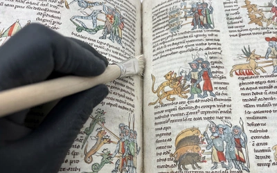 Konserwacja najcenniejszych średniowiecznych rękopisów z sandomierskich zbiorów