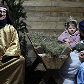 Tłumnie na żywej szopce