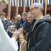 Abp Galbas do małżonków: Wasza miłość jest przepustką do nieba