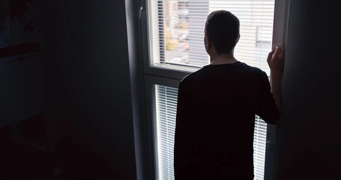 Samotny jak 30-latek. W ciągu ostatniej dekady liczba jednoosobowych gospodarstw w Polsce wzrosła o milion 