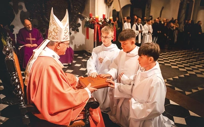  Obrzęd miał miejsce po homilii.