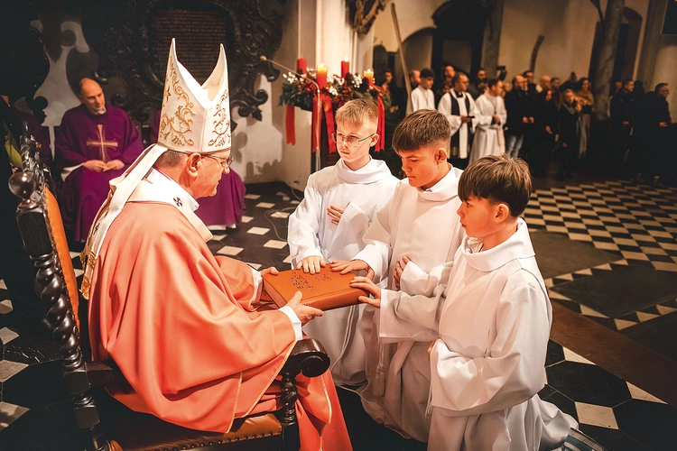  Obrzęd miał miejsce po homilii.