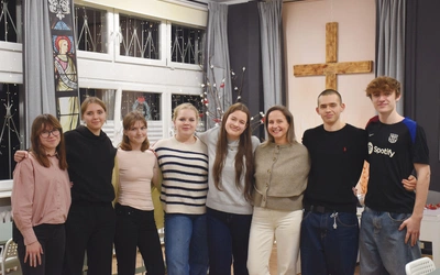  Część grupy, która odpowiedziała na zaproszenie bp. Piotra Przyborka, zachęcającego do podjęcia wyzwania i wyruszenia w trasę.