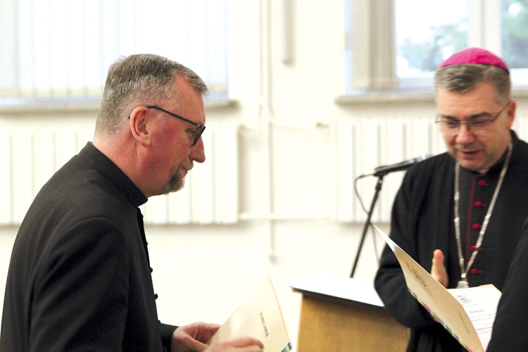 Księża otrzymali dekrety nominacyjne.