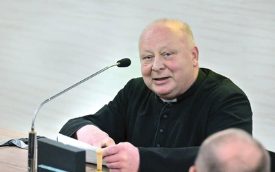 Ks. Piotr Pławecki święcenia przyjął w 1985 roku. 