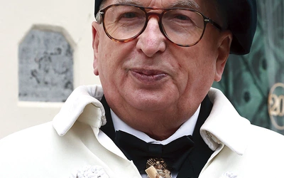 Komandor S. Osmenda z wdzięcznością wspomina ks. Antoniego Tworka, który przywrócił tu pamięć o zakonie. 