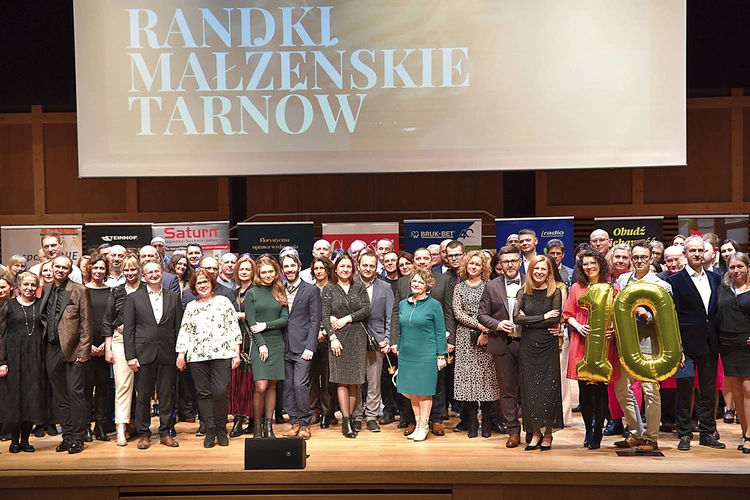 Z okazji 10-lecia Randek Małżeńskich w sali koncertowej Zespołu Szkół Muzycznych w Tarnowie odbyła się gala połączona z wykładem Izabeli i Piotra Antosiewiczów „Wysłuchani, wzmocnieni”. Druga część spotkania miała miejsce w tarnowskim teatrze.