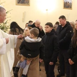Łękawica. Rozpoczęcie peregrynacji relikwii i obrazu błogosławionej rodziny Ulmów w domach parafian