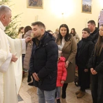 Łękawica. Rozpoczęcie peregrynacji relikwii i obrazu błogosławionej rodziny Ulmów w domach parafian
