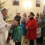 Łękawica. Rozpoczęcie peregrynacji relikwii i obrazu błogosławionej rodziny Ulmów w domach parafian