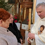 Łękawica. Rozpoczęcie peregrynacji relikwii i obrazu błogosławionej rodziny Ulmów w domach parafian