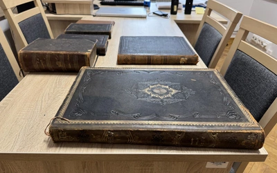 Woluminy w jidysz i hebrajskim odzyskane