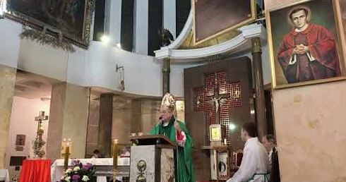 Bp Michał Janocha w 43. rocznicę pierwszej Mszy św. za Ojczyznę