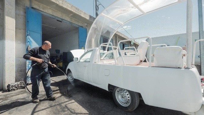 Papamobile pokoju