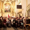 Członkowie stowarzyszenia spotykają się w kościele Świętej Trójcy. 
