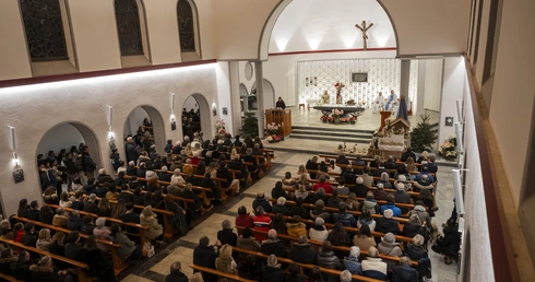 Podczas Mszy w Crans-Montana za ofiary tragedii 