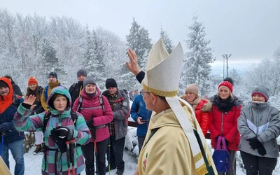 Archidiecezja. Pomiędzy ziemią a niebem - Nowy Rok na Groniu Jana Pawła II