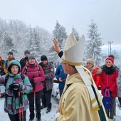Archidiecezja. Pomiędzy ziemią a niebem - Nowy Rok na Groniu Jana Pawła II