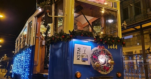 Zabytkowym tramwajem na Orszak Trzech Króli we Wrocławiu