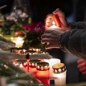 Szwajcaria: W "hangarze bólu" rodziny czekają na informacje o bliskich