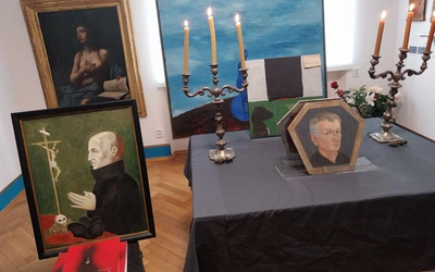 Katolik w kostiumie awangardowym