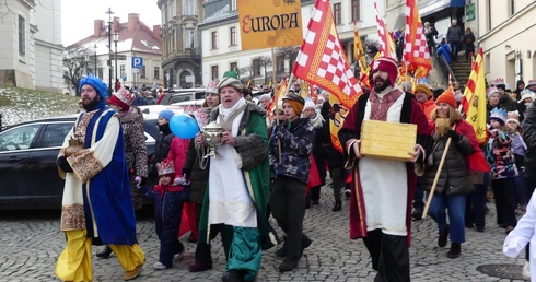 Królowie poprowadzili orszak ulicami Bielska-Białej.