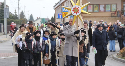 Żabno: Z aniołami, pastuszkami i w rytmie poloneza