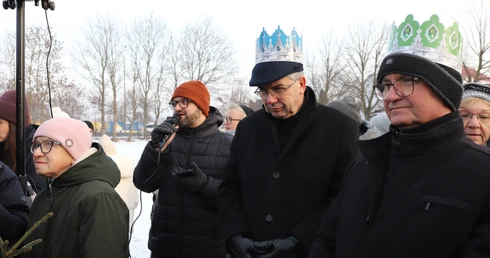 Z królami i biskupem w Łęczycy