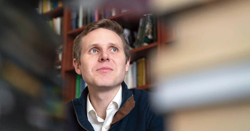 „Dziś miejscem prawdziwego buntu są zakony kontemplacyjne”. Jan Maciejewski o tym, dlaczego można wygrać milczeniem