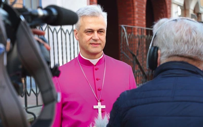 Bp Wojciech Skibicki wymienił m.in. rzecznika prasowego.
