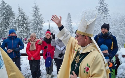Abp Przybylski przewodniczył liturgii na Groniu Jana Pawła II.