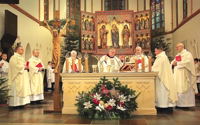 Koszalińskiej Mszy św. jubileuszowej przewodniczył bp Krzysztof Zadarko.